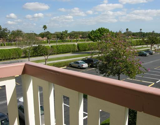 323 Preston H, Unit 3230 Boca Raton, FL 33434 - Photo 13 of 13 Exterior Front