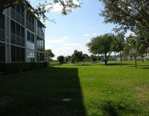 323 Preston H, Unit 3230 Boca Raton, FL 33434 - Photo 5 of 13 Exterior Front