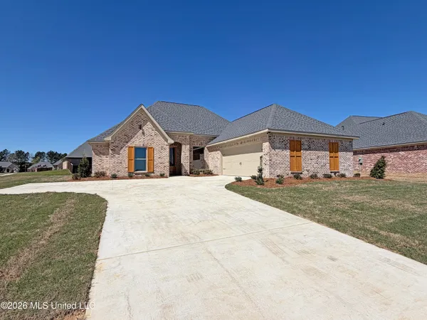 $427,900 | 142 Palace Crossing, Flowood, MS 39232