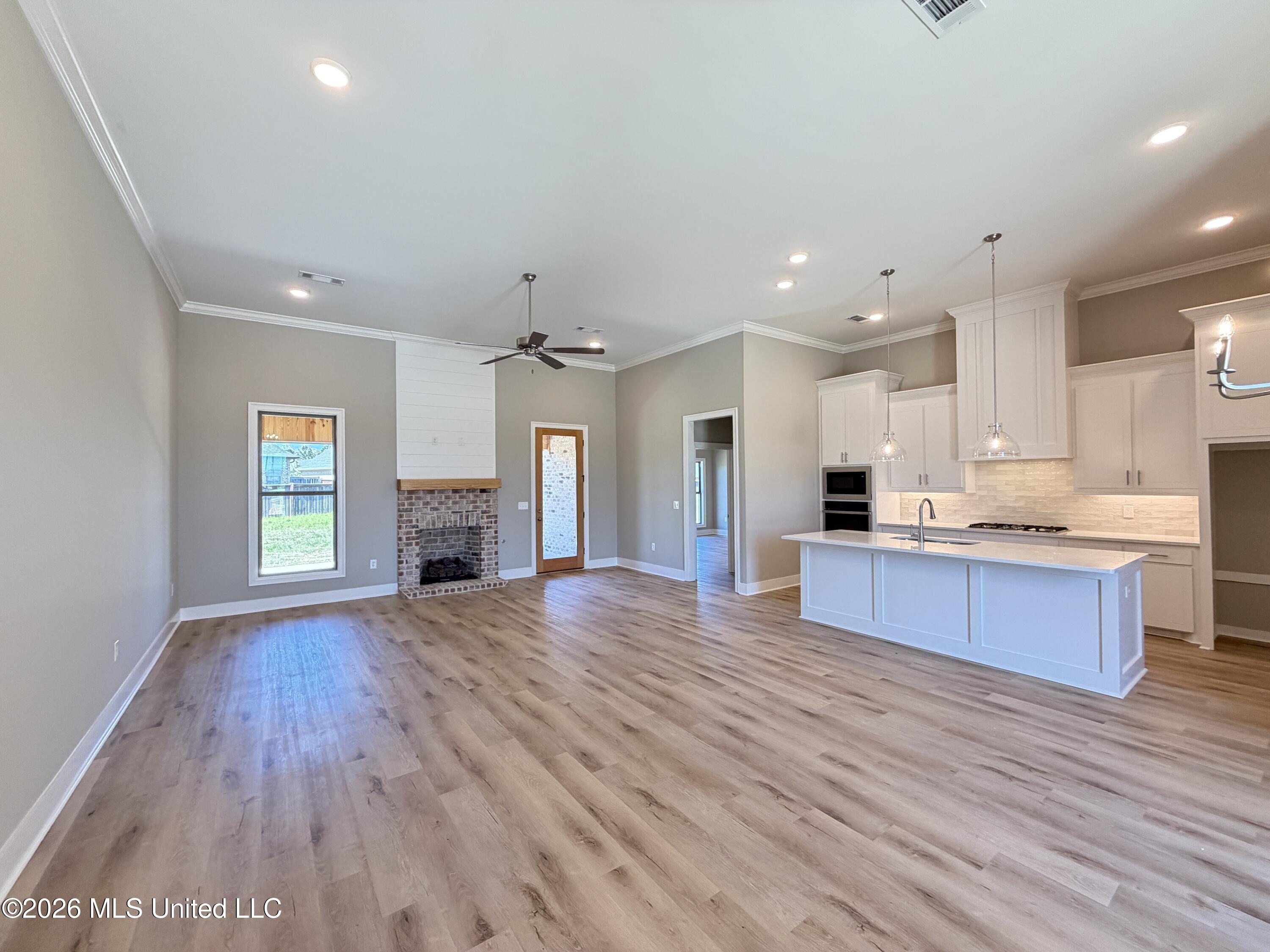 142 Palace Crossing Flowood, MS 39232 - Photo 4 of 35 Photo Mar 17 2026, 12 46 59 PM