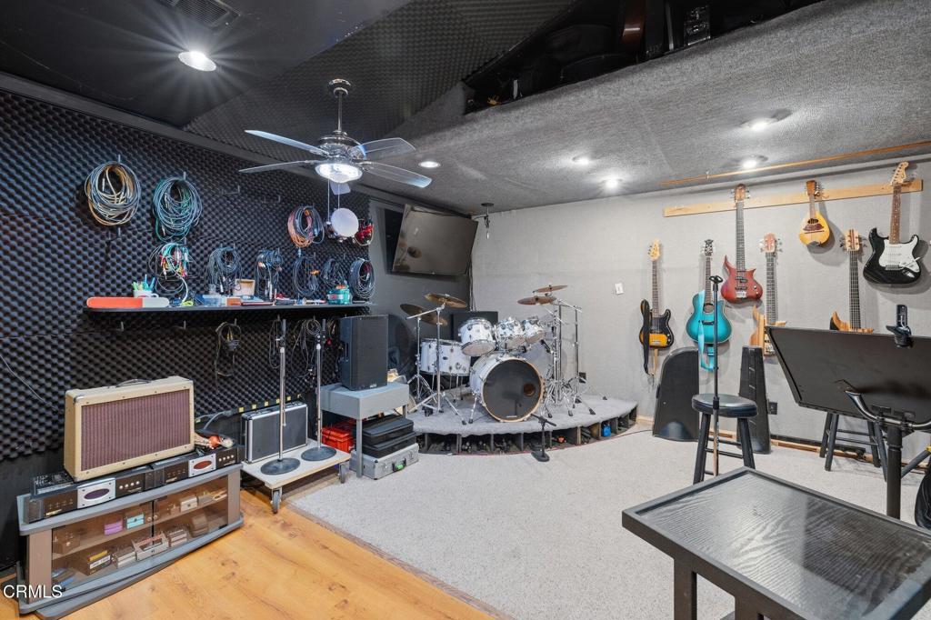 13934 Aztec Street Sylmar, CA 91342 - Photo 36 of 41 a view of a room with gym equipment