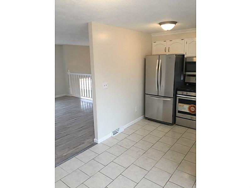 75 Irving Road Warwick, RI 02888 - Photo 4 of 19 Kitchen.