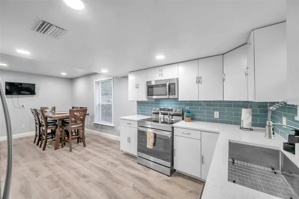 $3,100 | 3720 3rd Avenue North, Unit 1/2, St. Petersburg, FL 33713