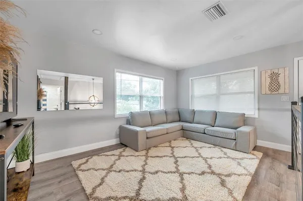 $3,100 | 3720 3rd Avenue North, Unit 1/2, St. Petersburg, FL 33713