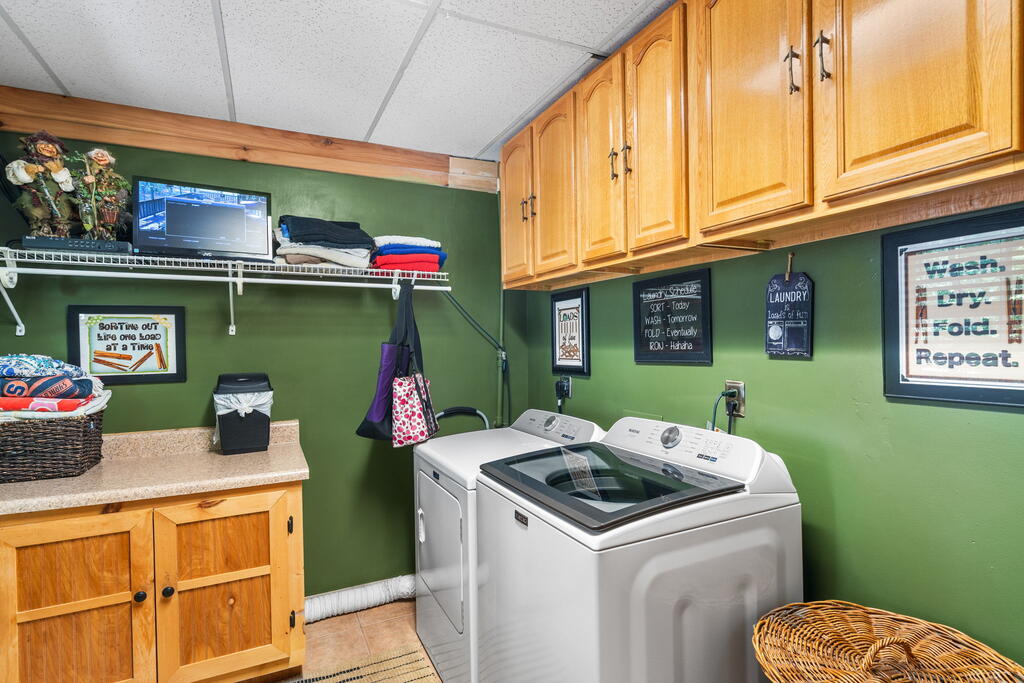 2390 Rainbow Ridge Road Hiawassee, GA 30546 - Photo 10 of 48 Laundry Room - Level 1