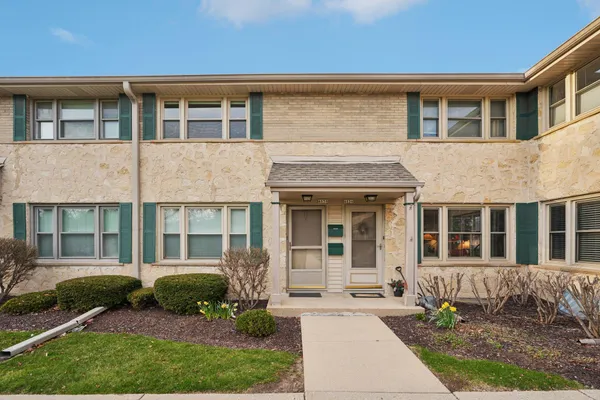 $265,000 | 4858 North Shoreland Avenue, Whitefish Bay, WI 53217