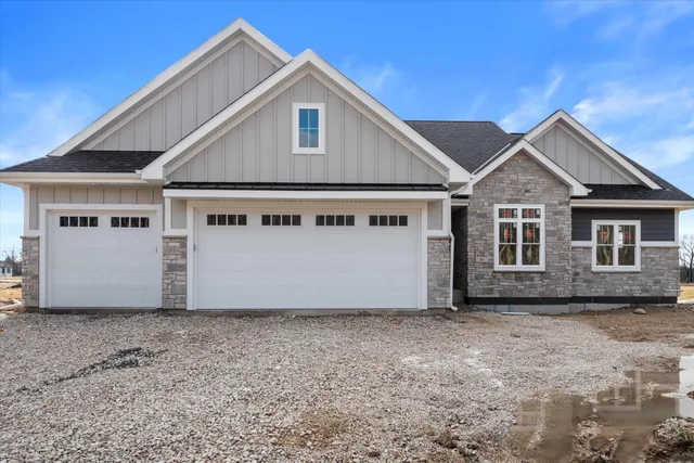 $824,900 | N66-w20955 Sweet Clover Drive, Menomonee Falls, WI 53051