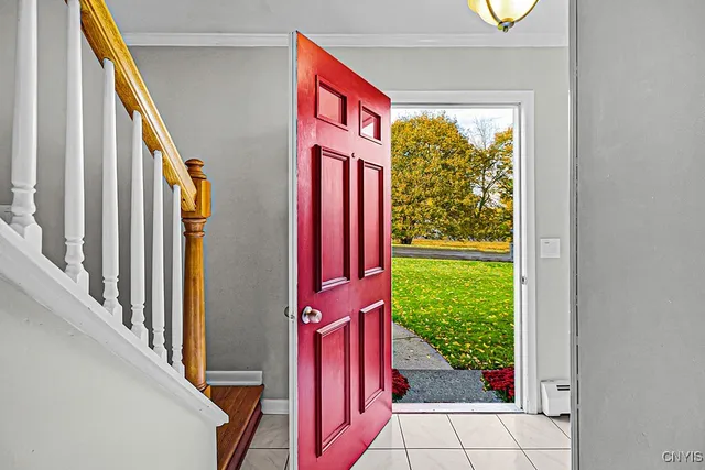 $379,900 | 2 Gateshead Road, New Hartford, NY 13413