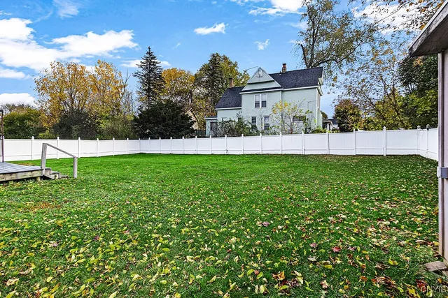 $379,900 | 2 Gateshead Road, New Hartford, NY 13413