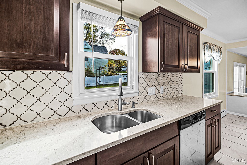 2 Gateshead Road New Hartford, NY 13413 - Photo 5 of 26