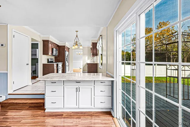 $379,900 | 2 Gateshead Road, New Hartford, NY 13413