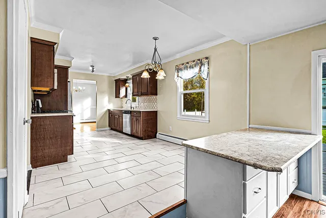 $379,900 | 2 Gateshead Road, New Hartford, NY 13413