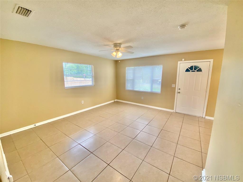 205 West Division Street DeLand, FL 32720 - Photo 7 of 15 a view of an empty room and window