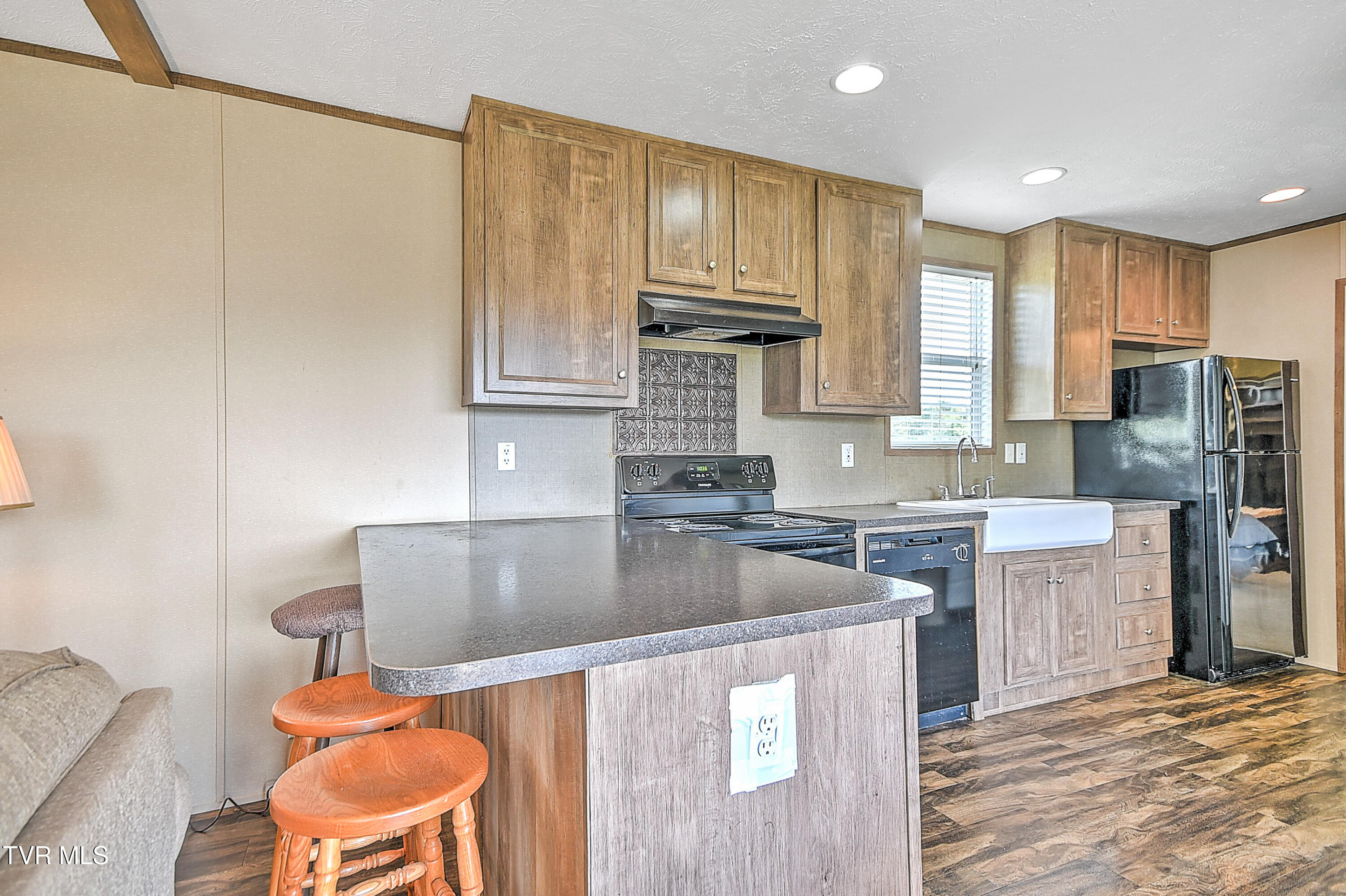 2975 North Wesley Chapel Road Greeneville, TN 37745 - Photo 9 of 39 9