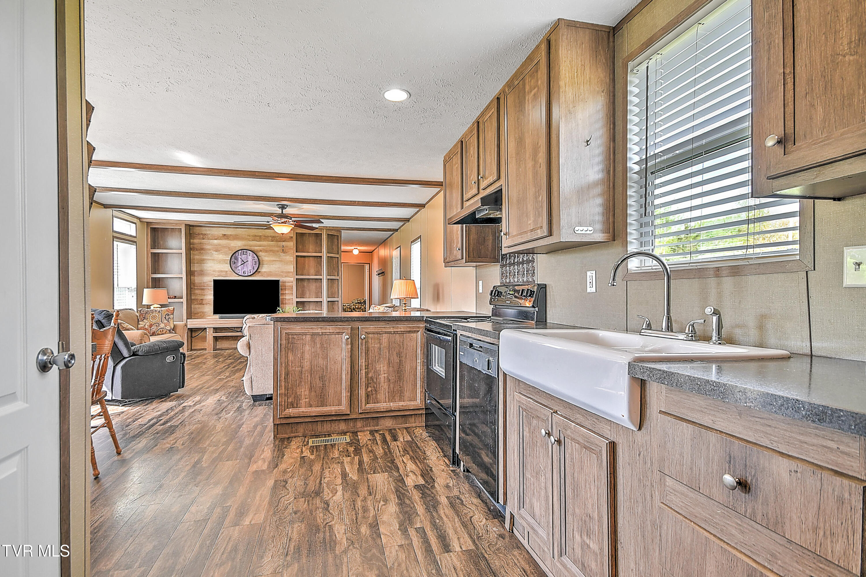 2975 North Wesley Chapel Road Greeneville, TN 37745 - Photo 10 of 39 10