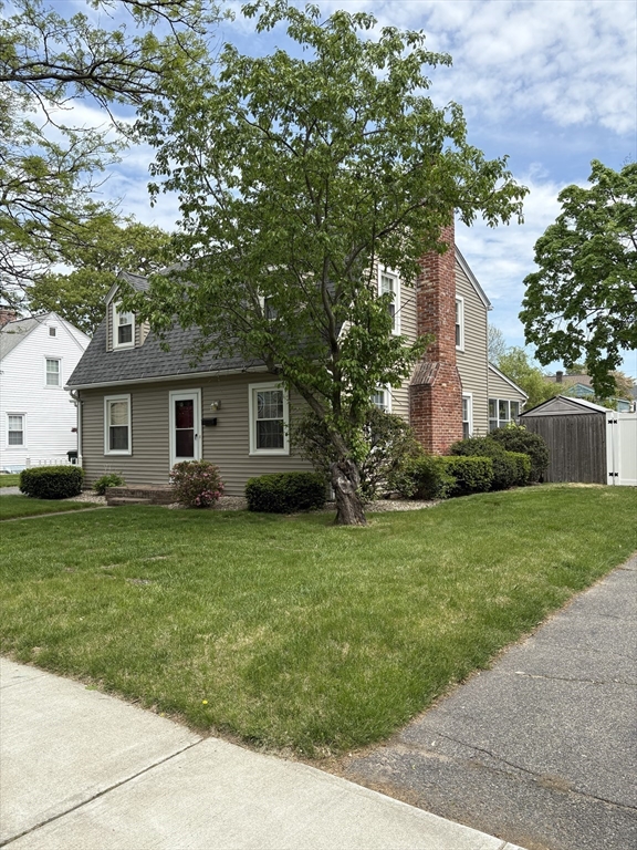 253 Gillette Avenue Springfield, MA 01118 - Photo 2 of 26 a front view of house with yard and green space