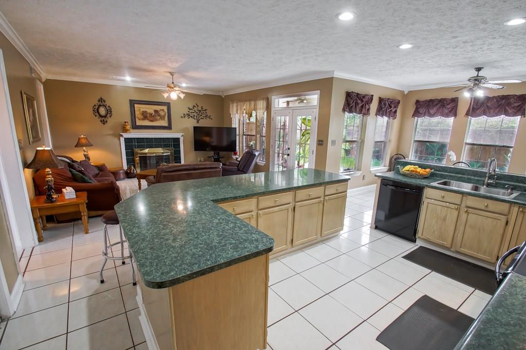 2565 Kismet Street Marrero, LA 70072 - Photo 3 of 25