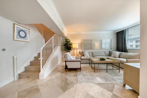 $995,000 | 99 Southeast Mizner Boulevard, Unit PH 22, Boca Raton, FL 33432