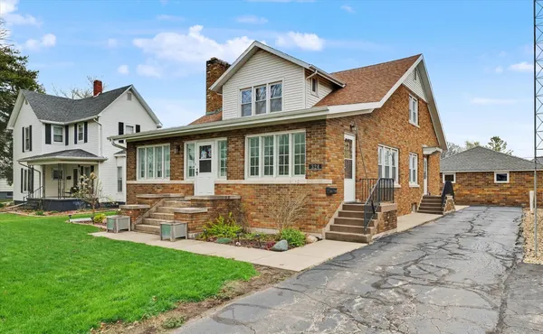 $364,000 | 324 South Sangamon Avenue, Gibson City, IL 60936