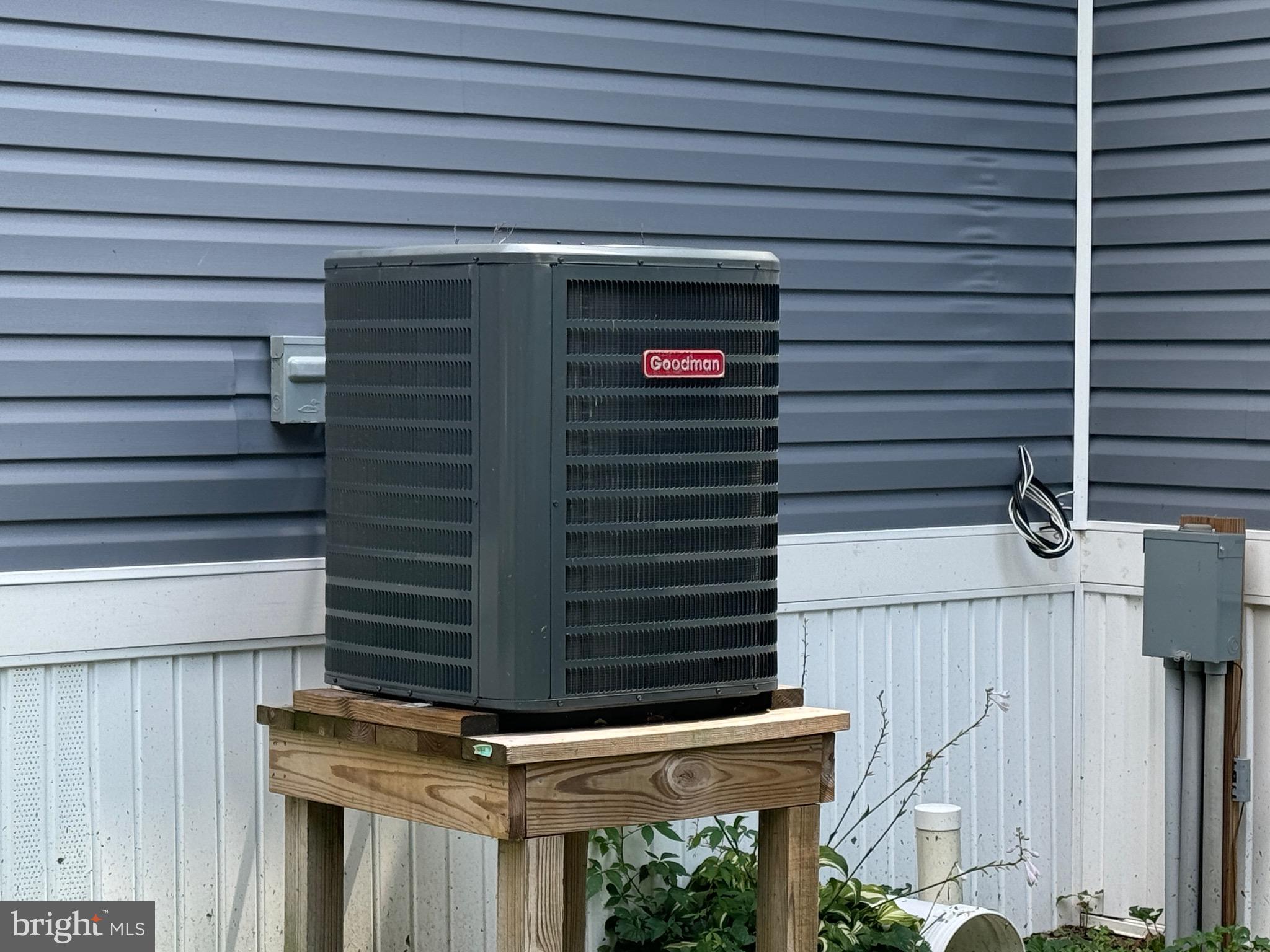 10130 Cherry Street Laurel, DE 19956 - Photo 7 of 47 a view of door