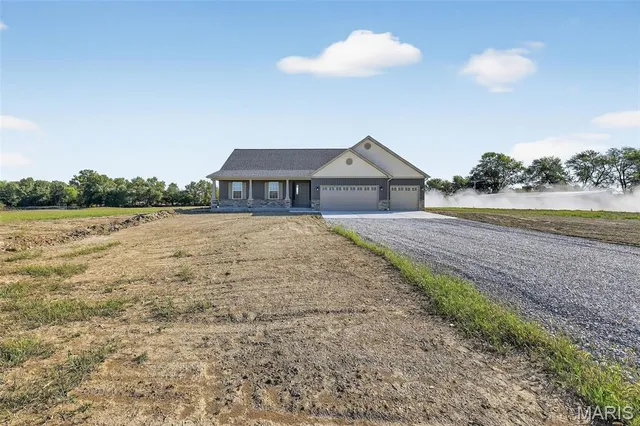 $429,000 | 104 Tickridge Road, Silex, MO 63377