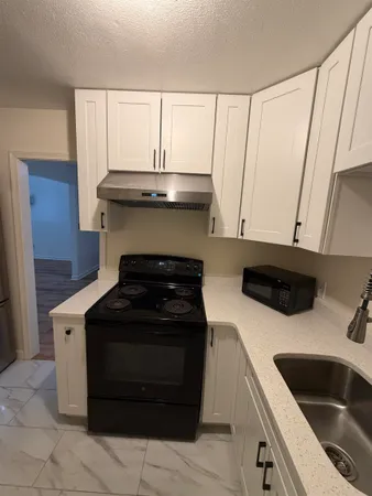 $2,400 | 4 Brook Road, Unit 5, Salem, NH 03079