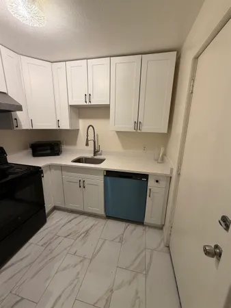 $2,400 | 4 Brook Road, Unit 5, Salem, NH 03079