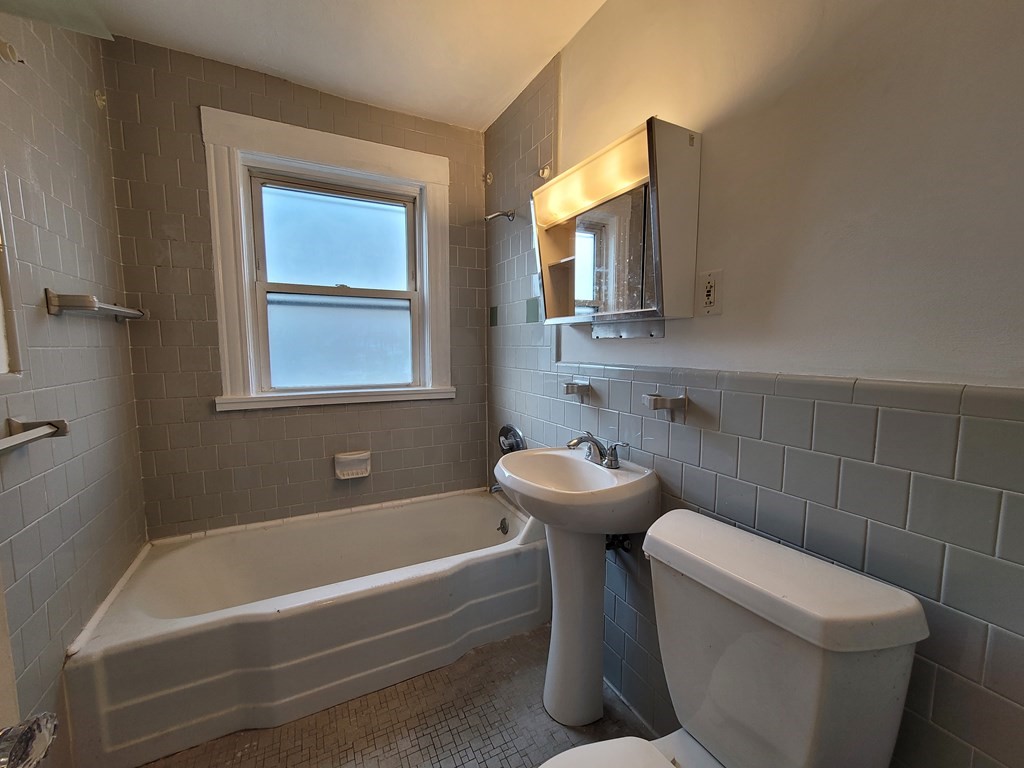 39-41 Upland Road Belmont, MA 02478 - Photo 8 of 24 Gallery Image 8