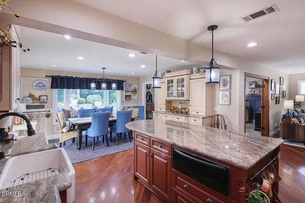 $1,050,000 | 20530 Lisa Gail Drive, Santa Clarita, CA 91350