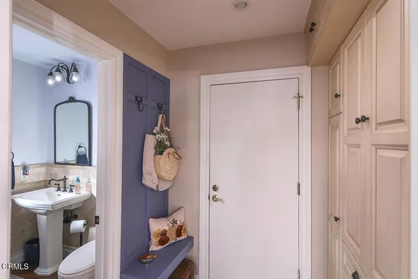 $1,050,000 | 20530 Lisa Gail Drive, Santa Clarita, CA 91350