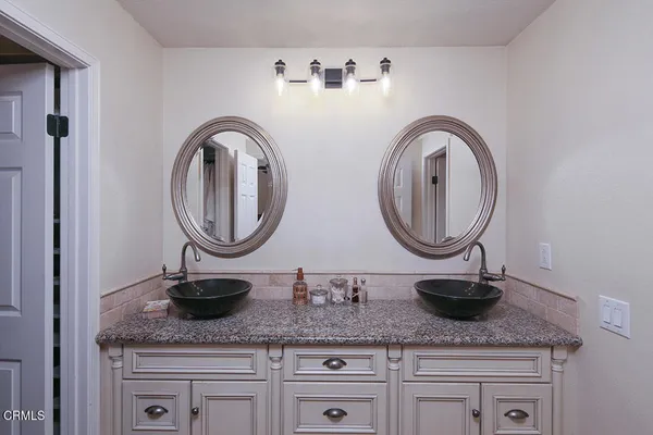 $1,050,000 | 20530 Lisa Gail Drive, Santa Clarita, CA 91350