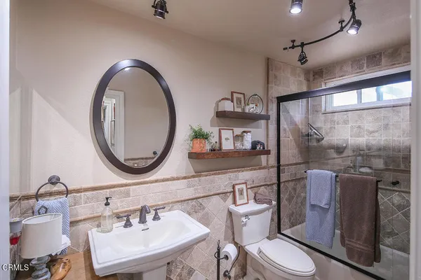 $1,050,000 | 20530 Lisa Gail Drive, Santa Clarita, CA 91350