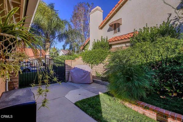 $1,050,000 | 20530 Lisa Gail Drive, Santa Clarita, CA 91350