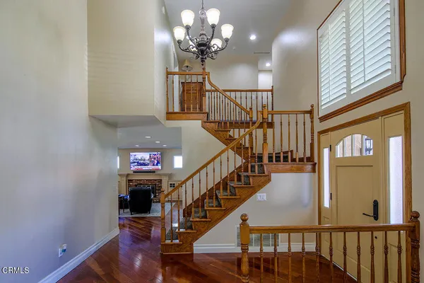 $1,050,000 | 20530 Lisa Gail Drive, Santa Clarita, CA 91350