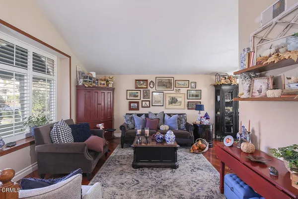 $1,050,000 | 20530 Lisa Gail Drive, Santa Clarita, CA 91350