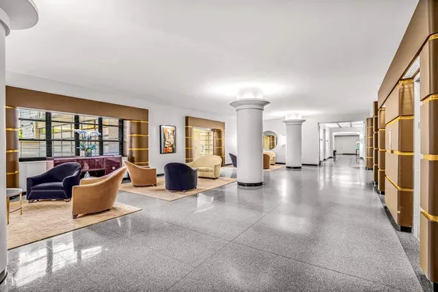 $925,000 | 235 East 22nd Street, Unit 10C | Gramercy