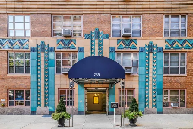 $925,000 | 235 East 22nd Street, Unit 10C | Gramercy