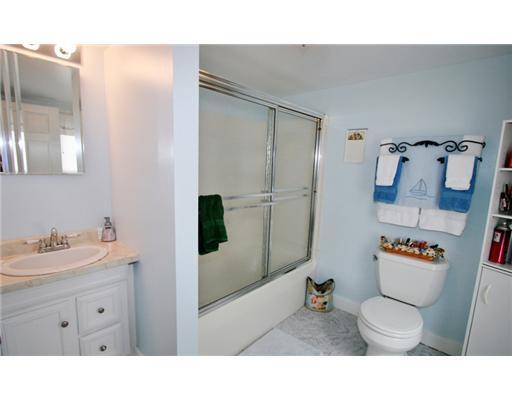 314 14th Street Bangor, ME 04401 - Photo 7 of 14 Bathroom.