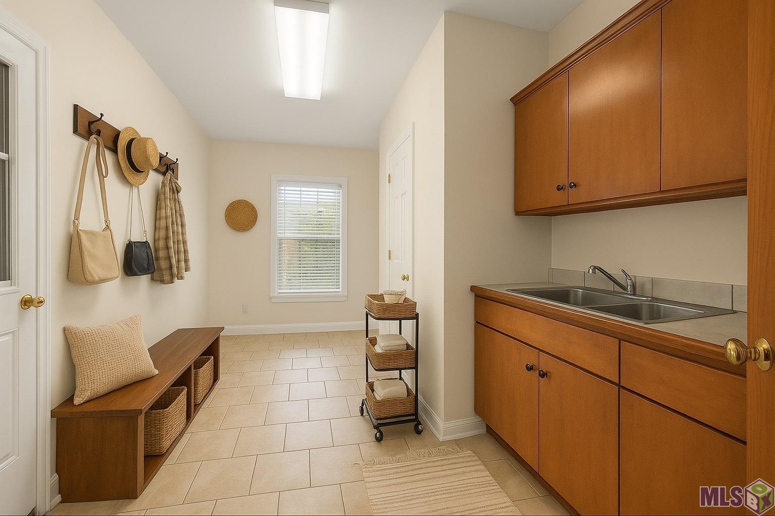 38251 Charleston Road Prairieville, LA 70769 - Photo 5 of 30 Butlers Panty/Mud Room