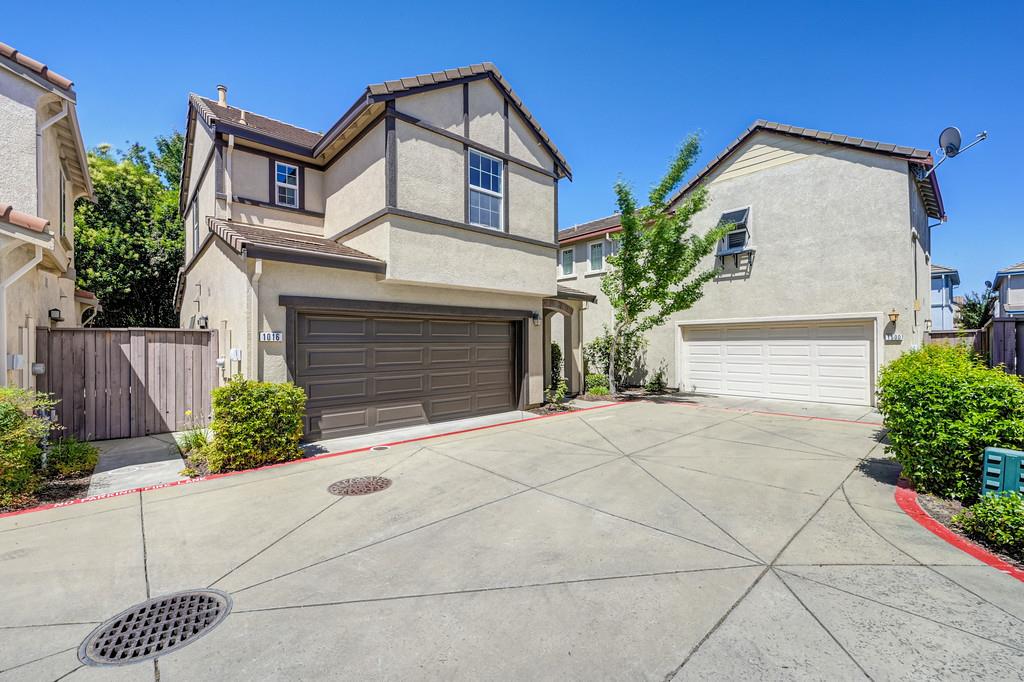 1016 Impressionist Loop Roseville, CA 95747 - Photo 2 of 29