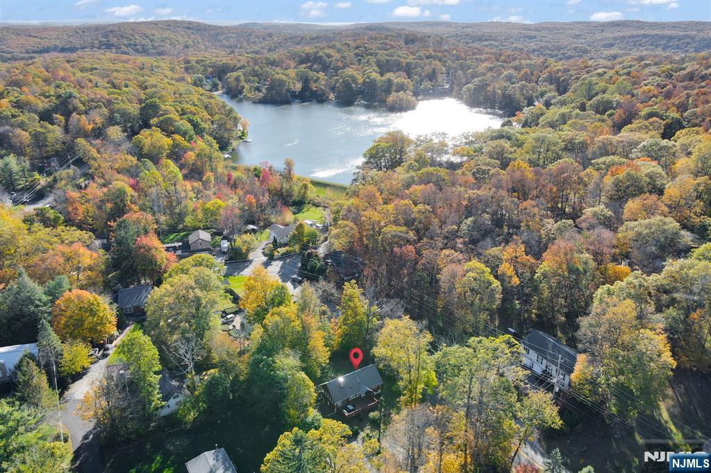 85 Breakneck Road Vernon, NJ 07422 - Photo 1 of 32 a view of lake and mountain