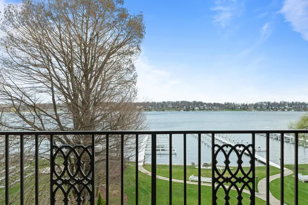 $1,595,000 | 35 South Walworth Avenue, Unit 401, Williams Bay, WI 53191