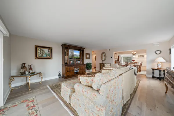 $1,595,000 | 35 South Walworth Avenue, Unit 401, Williams Bay, WI 53191