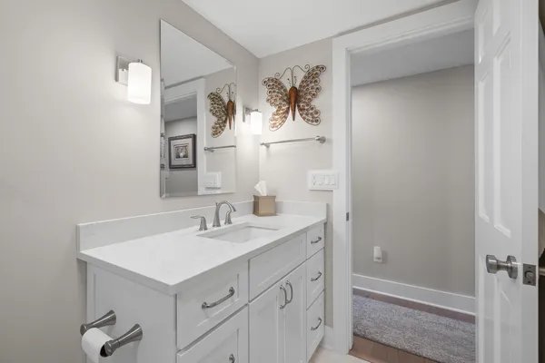 $1,595,000 | 35 South Walworth Avenue, Unit 401, Williams Bay, WI 53191