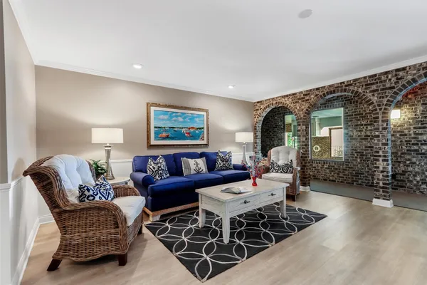 $1,595,000 | 35 South Walworth Avenue, Unit 401, Williams Bay, WI 53191