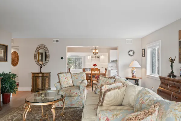 $1,595,000 | 35 South Walworth Avenue, Unit 401, Williams Bay, WI 53191