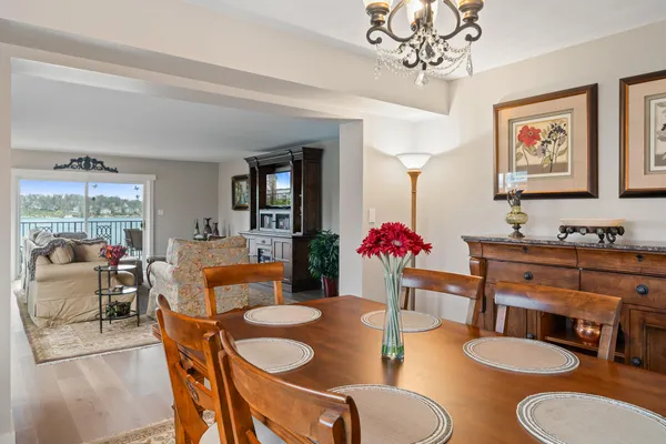 $1,595,000 | 35 South Walworth Avenue, Unit 401, Williams Bay, WI 53191