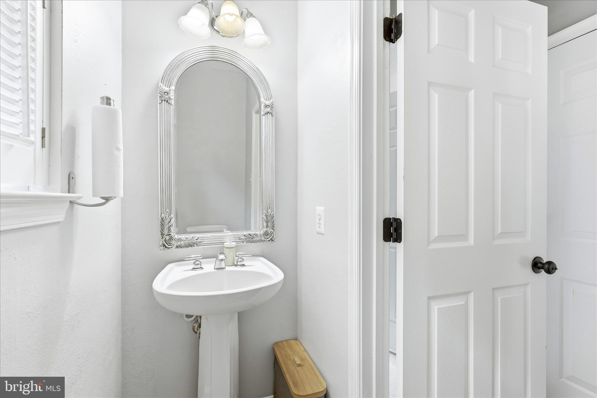 5811 Winding Ridge Way Frederick, MD 21704 - Photo 20 of 55 Half bathroom
