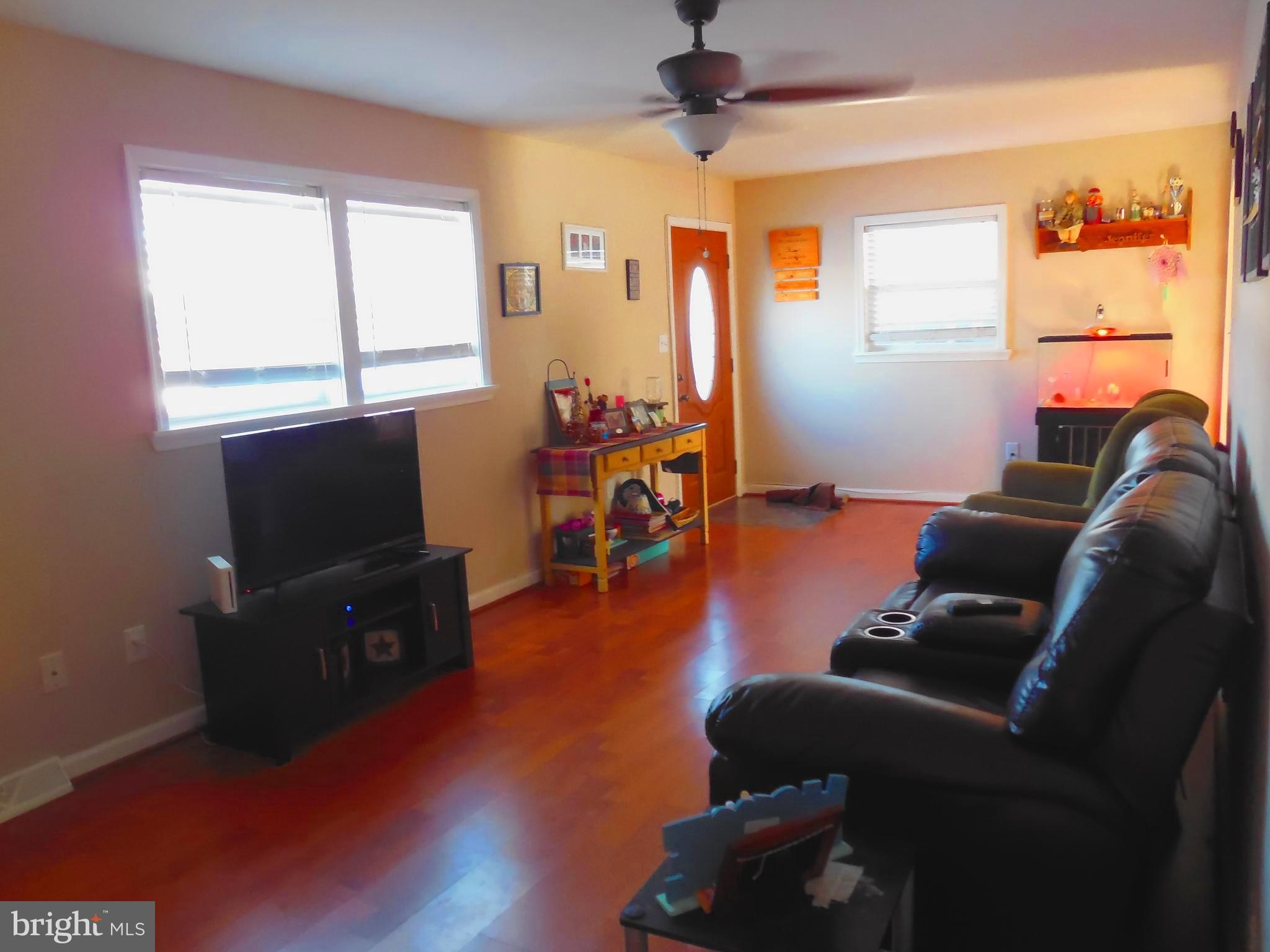 12 Manor Road Elkton, MD 21921 - Photo 8 of 19 Living Room