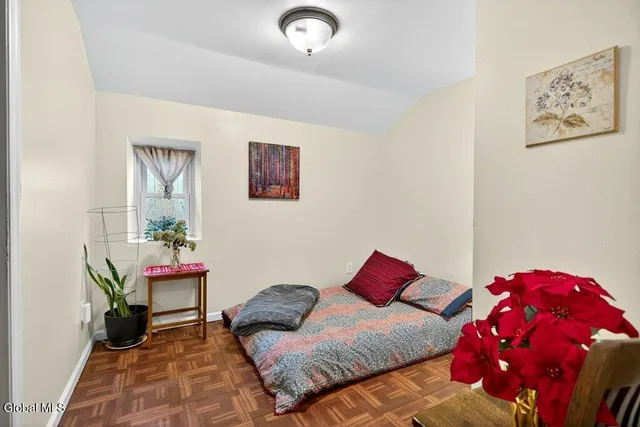 $179,900 | 2553 3rd Avenue, Rotterdam, NY 12303